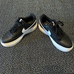 Nike Black and White Women's Shoes
